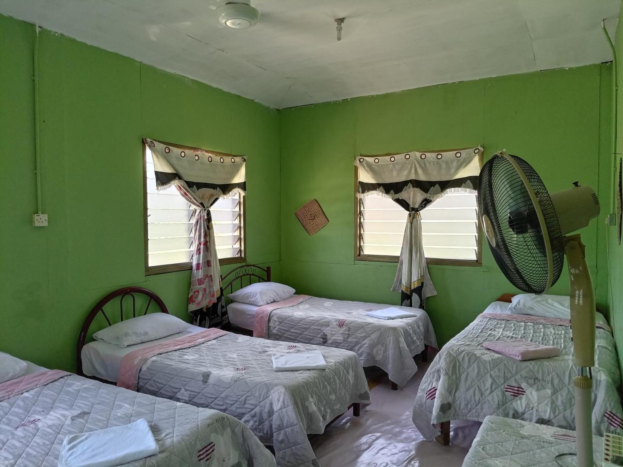 Mulu D Cave Homestay מראה חיצוני תמונה