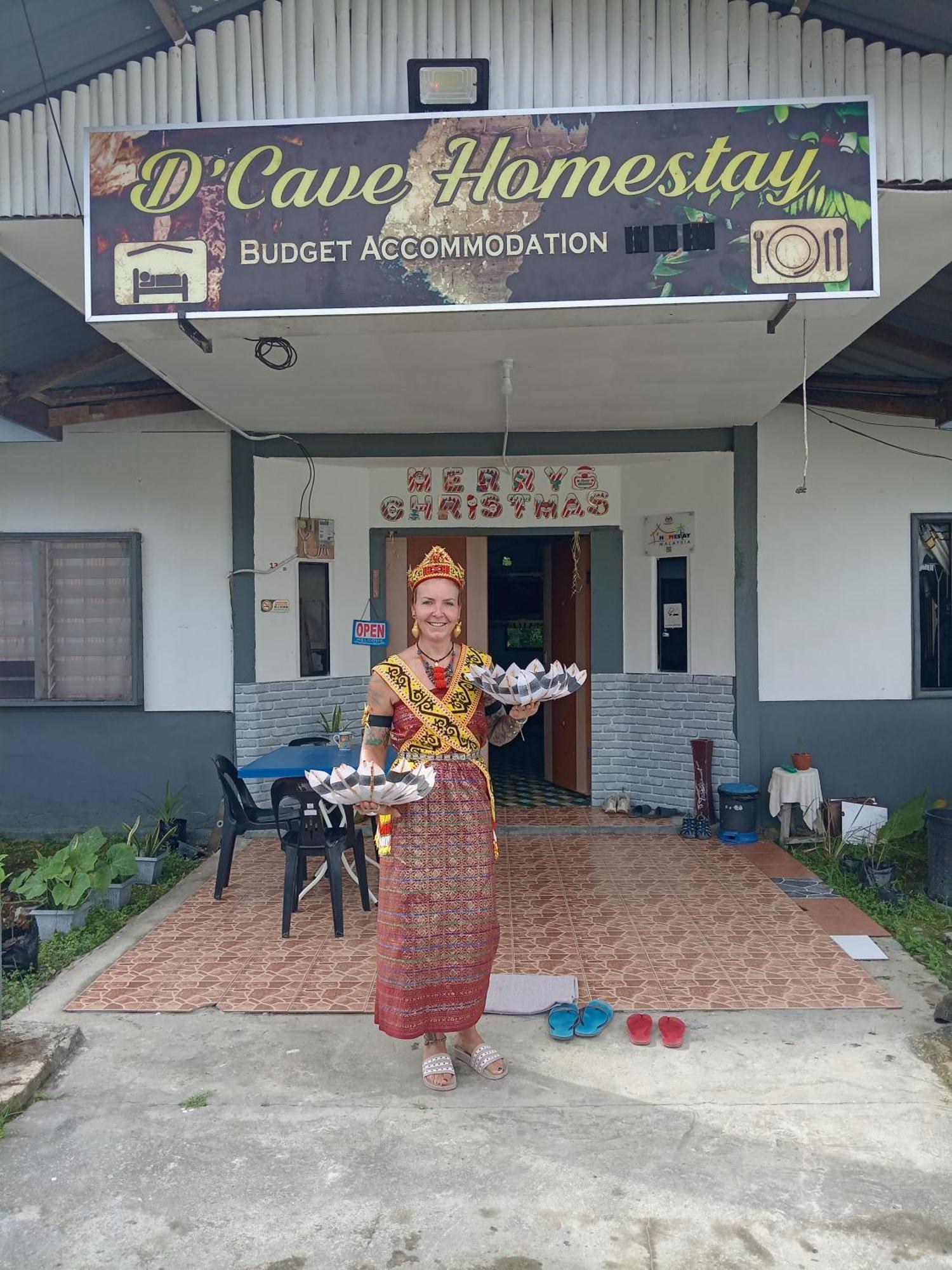 Mulu D Cave Homestay מראה חיצוני תמונה