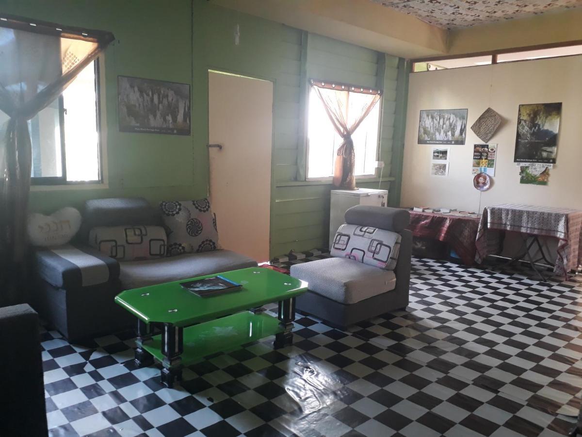 Mulu D Cave Homestay מראה חיצוני תמונה